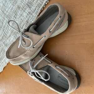 Sperry Tan Leather Flats